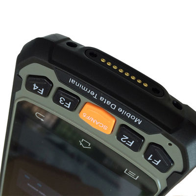 IP67 720x1280 a 4,7 pollici GPS Android PDA tenuto in mano con il lettore di frequenza ultraelevata